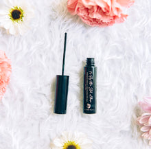 Load image into Gallery viewer, Latex Free Mascara Brush On Adhesive