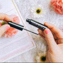 Load image into Gallery viewer, Latex Free Mascara Brush On Adhesive